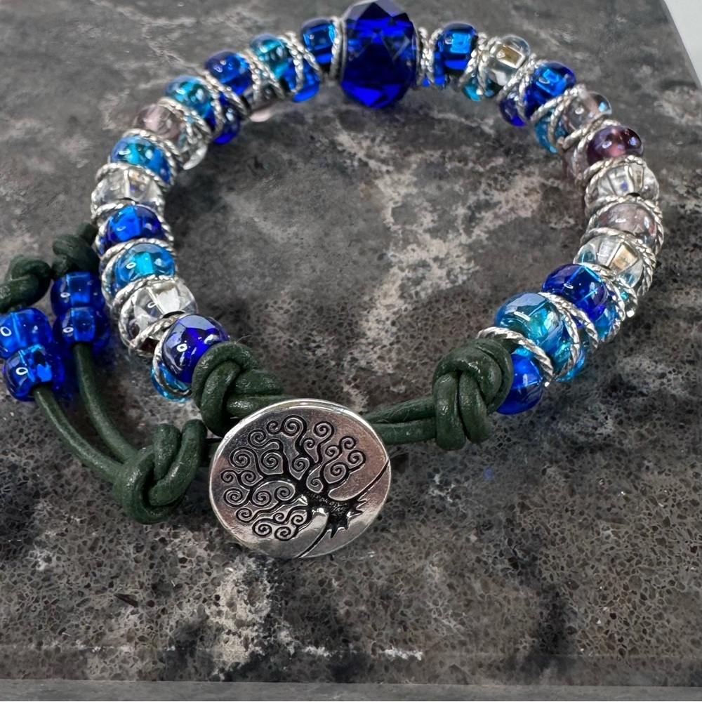 HAND CRAFTED Leather Wrap Beaded Bracelet Blue 6.25” Blue Glass Crystal NWT - Picture 8 of 14